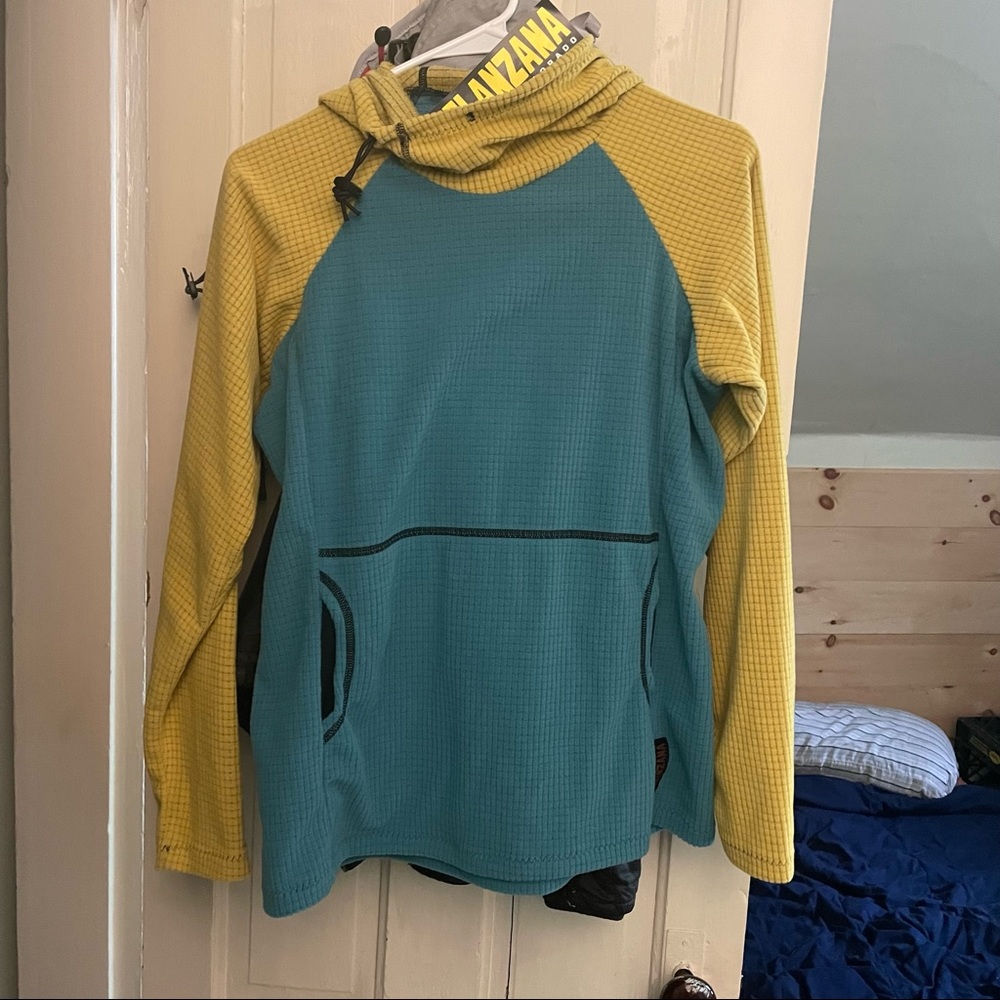 Melanzana fleece pullover